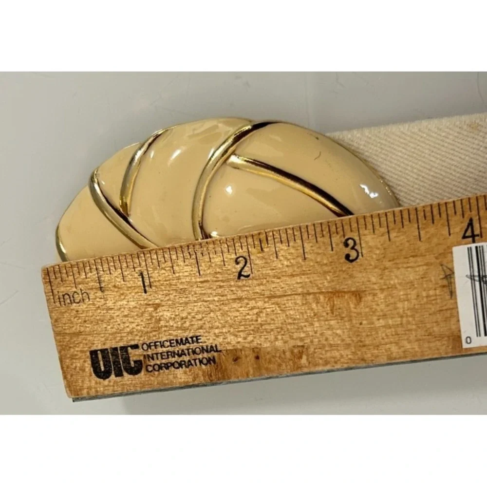 Vintage Day-Lor 80s Cream Elastic Cinch Belt M Gold Enamel Swirl Buckle USA GUC